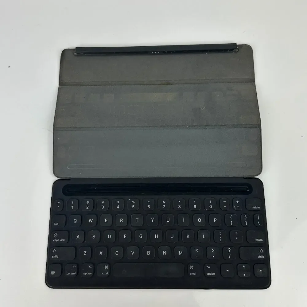 Apple Smart Keyboard Model A1829 Black Folio/Case for Apple iPad 7/8/9